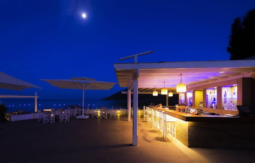 LIV Hotel by Bellazure Akyarlar Buitenkant foto