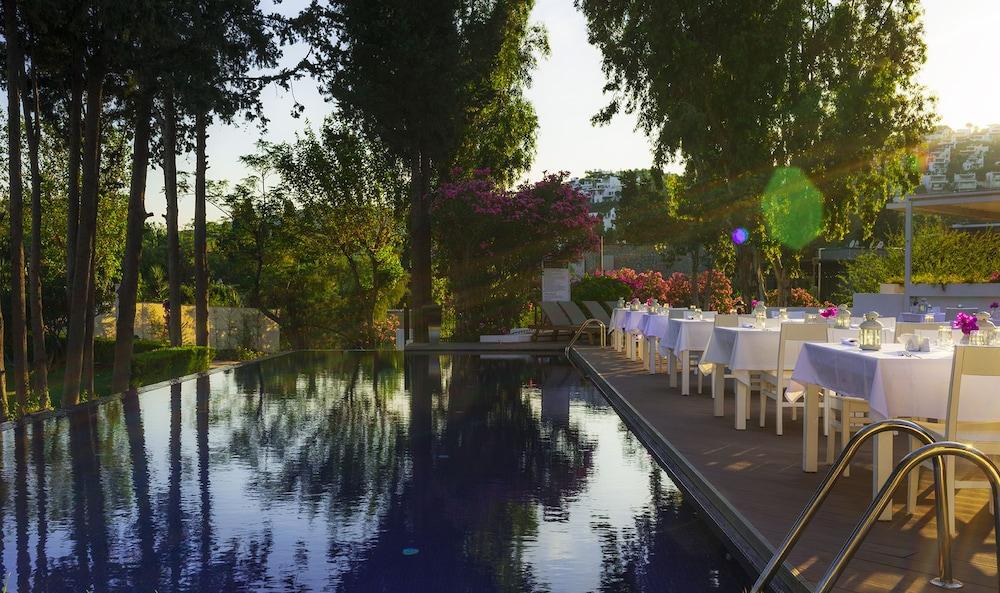 LIV Hotel by Bellazure Akyarlar Buitenkant foto