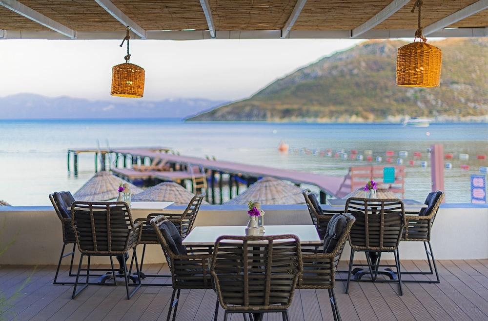 LIV Hotel by Bellazure Akyarlar Buitenkant foto