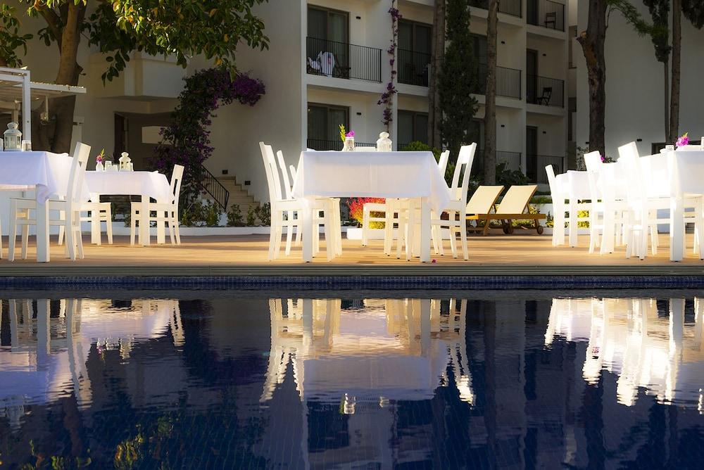 LIV Hotel by Bellazure Akyarlar Buitenkant foto