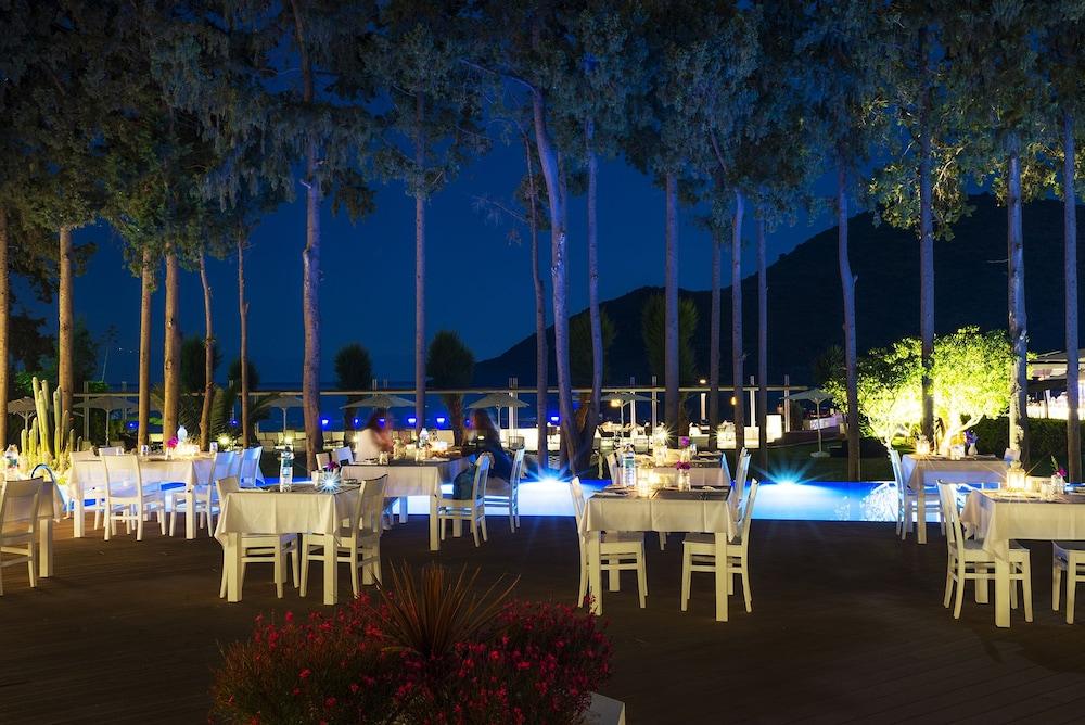 LIV Hotel by Bellazure Akyarlar Buitenkant foto