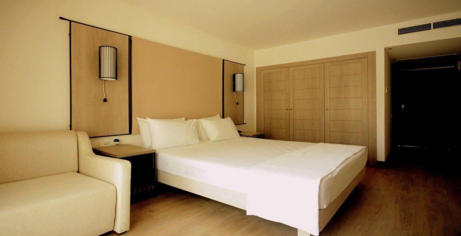 LIV Hotel by Bellazure Akyarlar Buitenkant foto